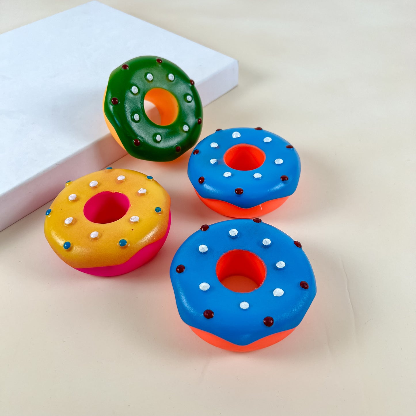 ANNAM Pískací donut pro psy 10 cm