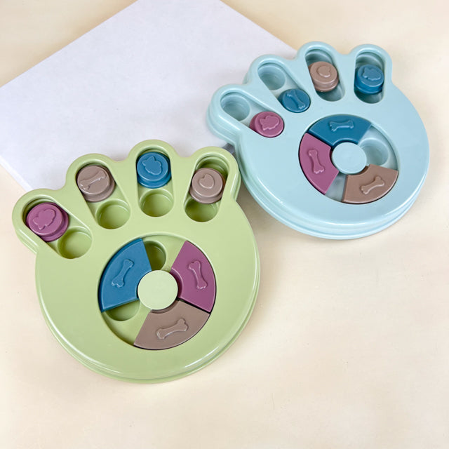 A bowl against devouring with a puzzle for dogs
