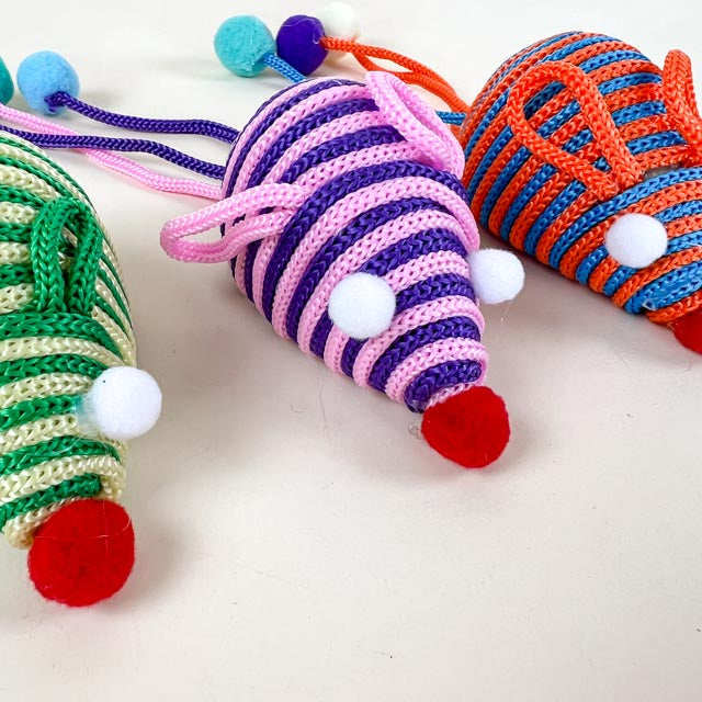 ANNAM Pletená myš s chrastítkem vevnitř 20 cm