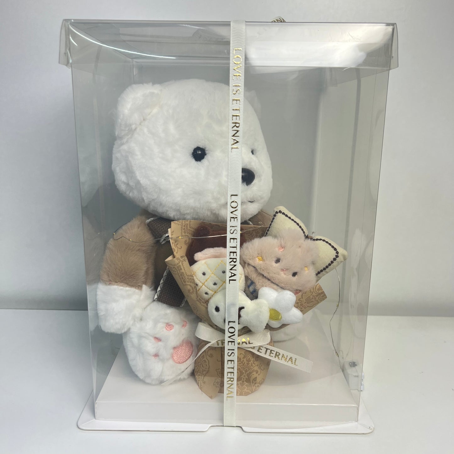 Medvídek s kyticí s plyšáky - Hnědá v průhledném boxu 30 x 22cm