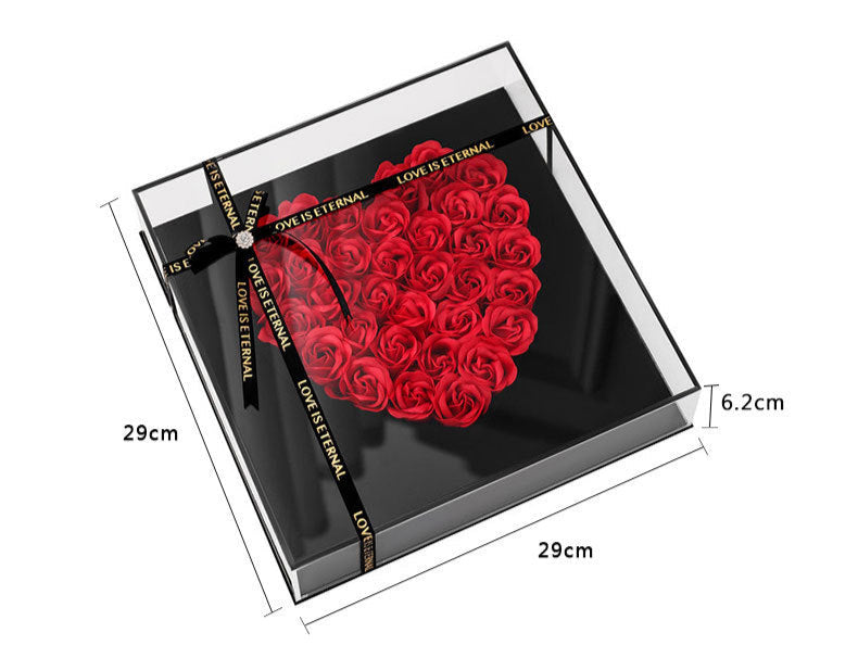 34 Růžových mýdlových růží v Srdcovém Dárkovém Boxu 29 x 29 cm