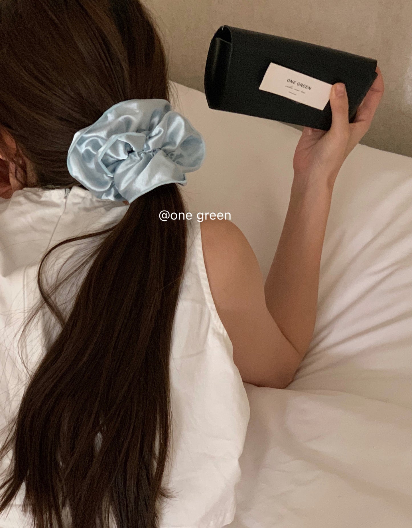 Saténový Scrunchie do vlasů