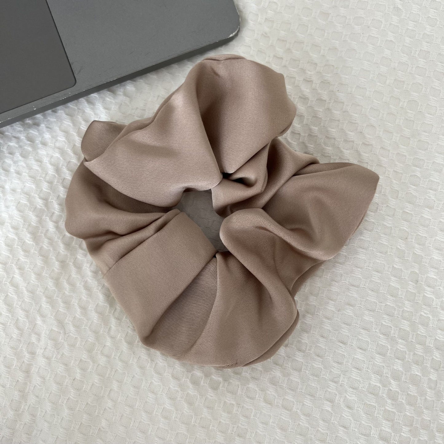 Saténové scrunchie