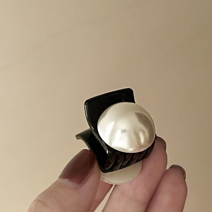 Mini Small Pearl Grab Clip