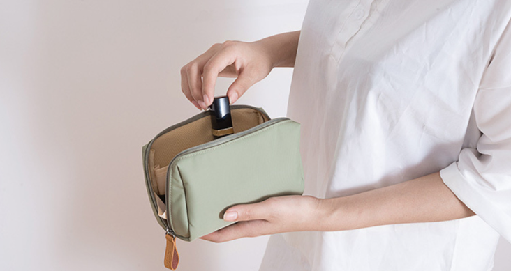 Voděodolná kosmetická taška do kabelky