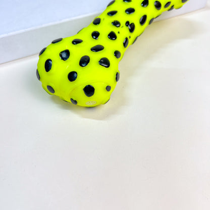 ANNAM Pískací kost s leopardím postiskem 18x6.5 cm