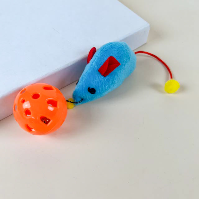 Mouse Hunt Toy - a hunting toy with a mouse and a ball