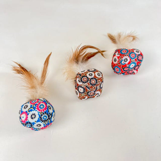 Plush balls with feather 15cm