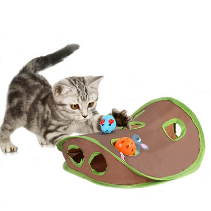 Mouse Hunt Toy - a hunting toy with a mouse and a ball