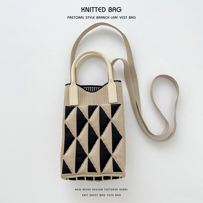 Geometric Elegance Mini Phone Purse Trojúhelník Khaki